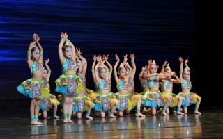 种太阳儿童学前班舞蹈