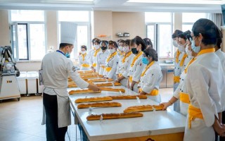 面包师职业发展前景如何？