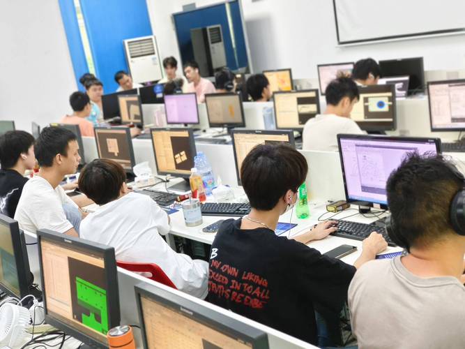 深圳Python课程培训哪家好？-第3张图片-指南针培训网