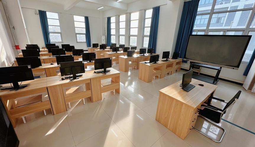 湖北汽车工业学院课程中心-第2张图片-指南针培训网