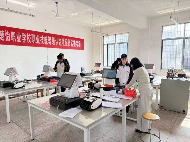 职校学生发展路在何方？未来前景如何？-第3张图片-指南针培训网