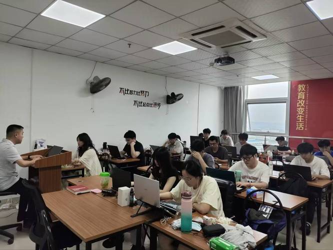 大数据分析课程培训学校-第2张图片-指南针培训网