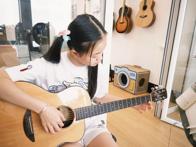 孩子能自学吉他吗？-第1张图片-指南针培训网