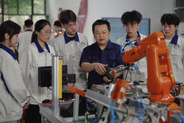 国际贸易横向发展职业群有哪些方向?-第2张图片-指南针培训网 国际贸易横向发展职业群有哪些方向?-第2张图片-指南针培训网