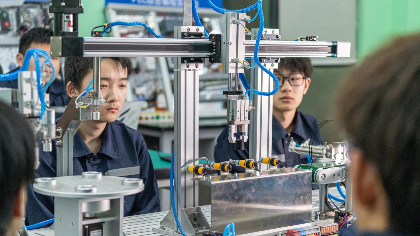 材控专业技术岗职业发展路径如何规划?-第3张图片-指南针培训网 材控专业技术岗职业发展路径如何规划?-第3张图片-指南针培训网