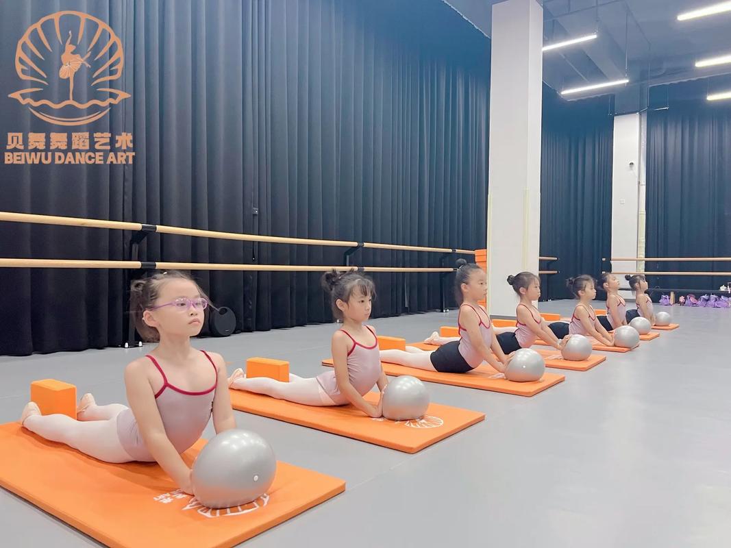 儿童形体礼仪培训课程如何塑造好气质？-第3张图片-指南针培训网