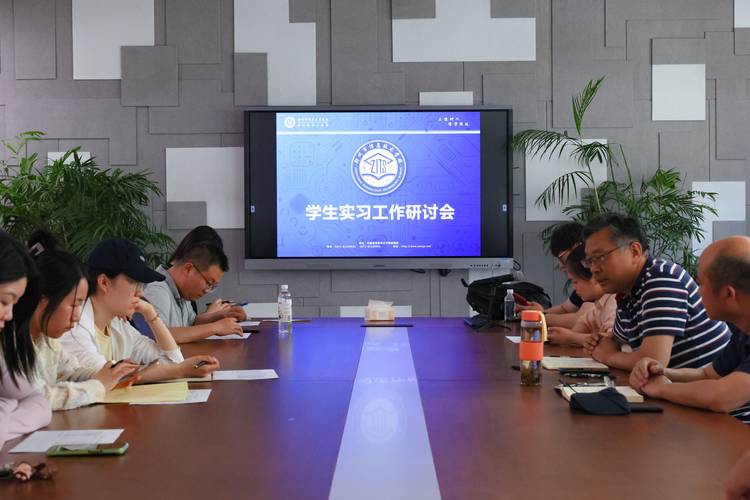 职业发展教研室学生咨询有何作用？-第3张图片-指南针培训网