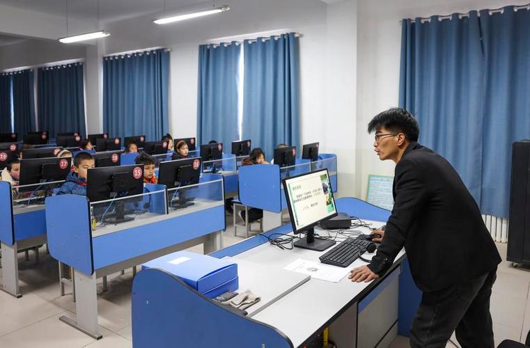 小学三年级计算机课程-第1张图片-指南针培训网 小学三年级计算机课程-第1张图片-指南针培训网