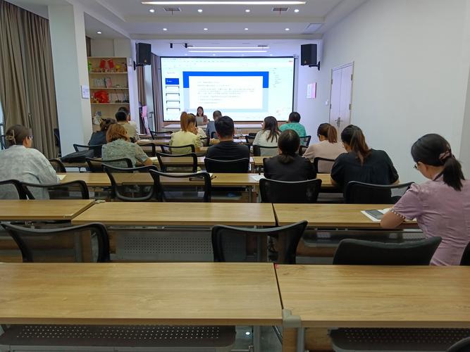 物业管理培训课程视频，如何高效提升服务能力？-第1张图片-指南针培训网