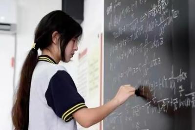 女孩自学如何考上麻省理工？-第1张图片-指南针培训网