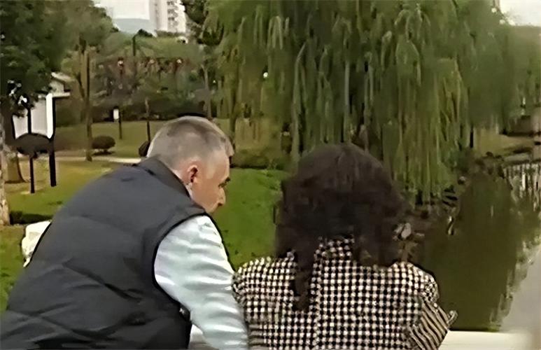 自学英语如何助打工妹成翻译？-第1张图片-指南针培训网