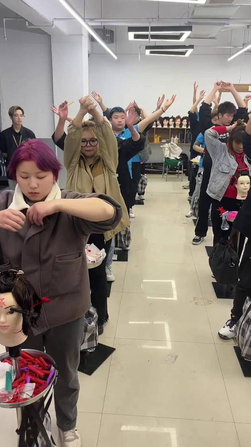 北京富康美发学校课程有哪些特色？-第1张图片-指南针培训网