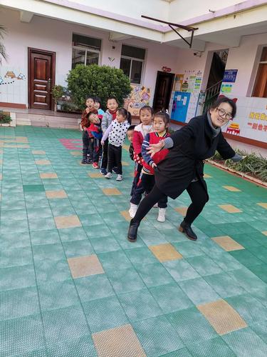 学前班课间游戏有哪些？-第2张图片-指南针培训网