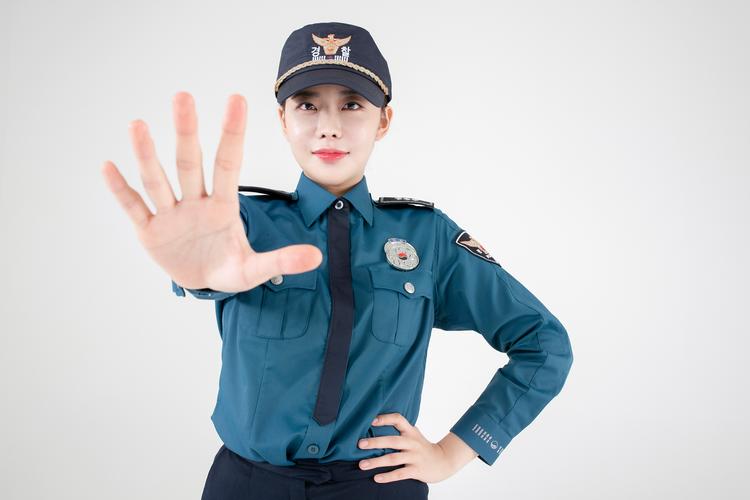 保安员职业发展有何资格门槛？-第1张图片-指南针培训网