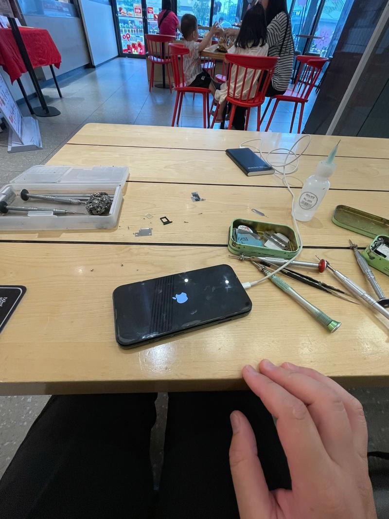 自学iPhone维修该从何入手？-第2张图片-指南针培训网