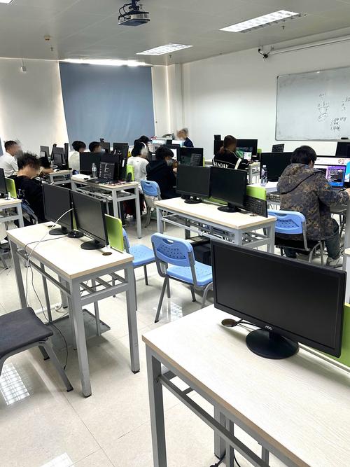 新手如何自学电脑课程视频？-第3张图片-指南针培训网