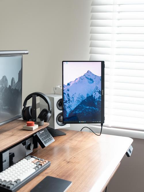 刘坚强如何自学液晶显示器？-第3张图片-指南针培训网