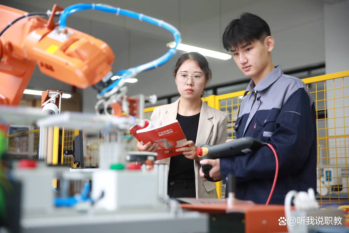 职校发展存何瓶颈?困境如何破解?-第1张图片-指南针培训网 职校发展存何瓶颈?困境如何破解?-第1张图片-指南针培训网