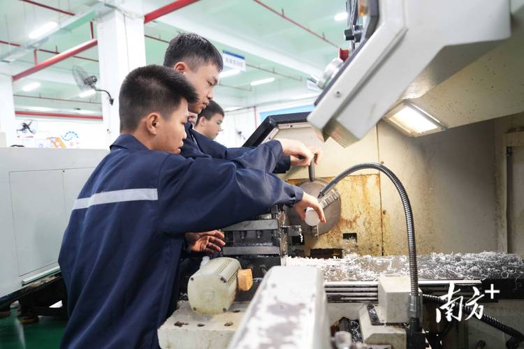 数控加工专业职业发展前景如何？-第3张图片-指南针培训网