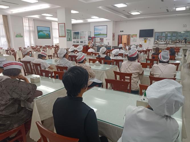 餐饮大堂经理培训课程如何提升管理能力？-第1张图片-指南针培训网