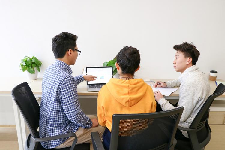 成人英语口语在线课程该怎么选?-第3张图片-指南针培训网 成人英语口语在线课程该怎么选?-第3张图片-指南针培训网