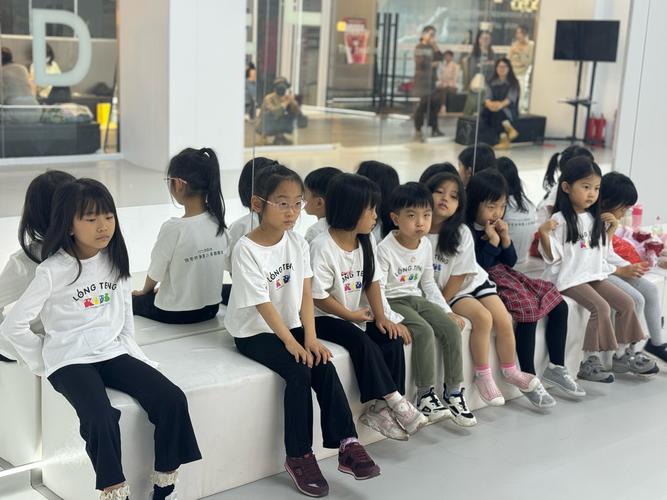 少儿模特培训课程内容有哪些？-第3张图片-指南针培训网