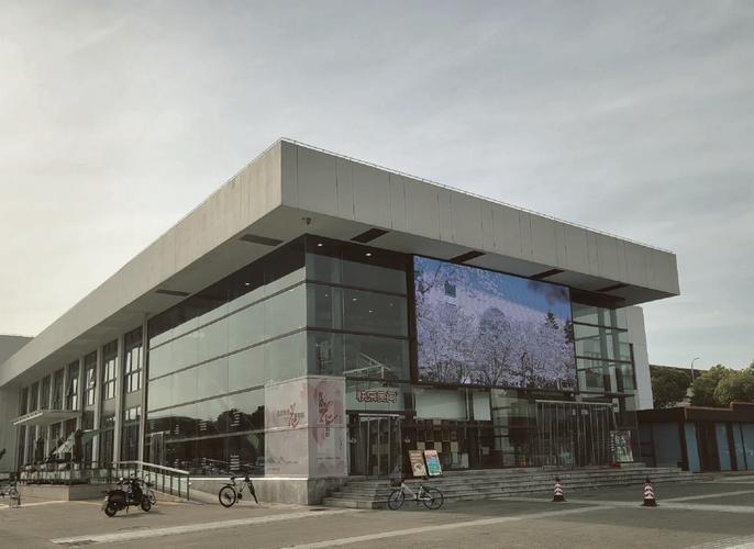 上海对外经贸大学未来前景如何？-第3张图片-指南针培训网