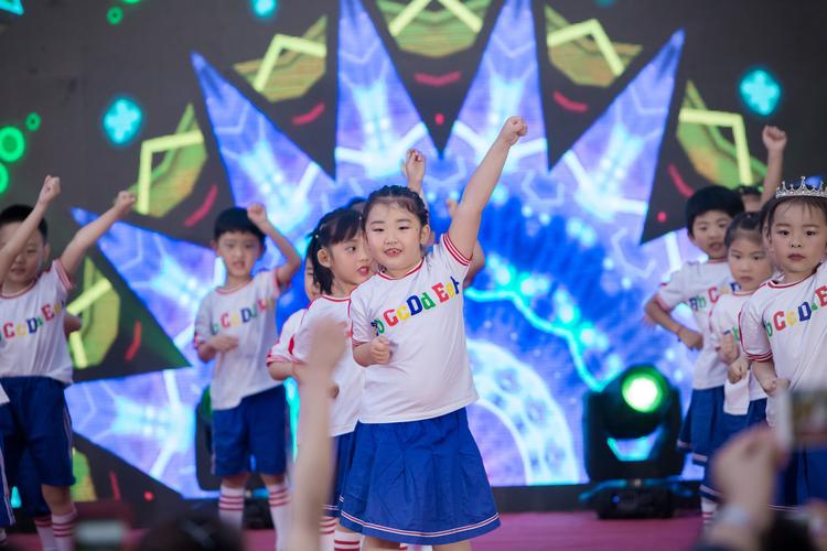 学前班舞蹈偶像为何魅力万千？-第1张图片-指南针培训网