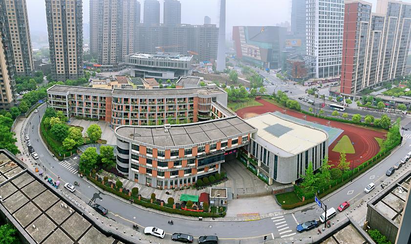 上海浦东学前教育中心有何特色？-第1张图片-指南针培训网