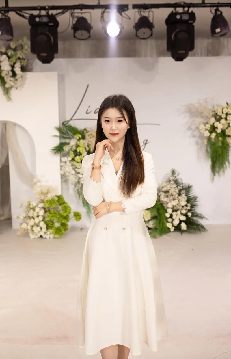 婚庆主持人自学可行吗？-第1张图片-指南针培训网