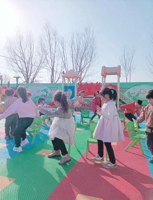 小班音乐课如何游戏化更有效?-第1张图片-指南针培训网 小班音乐课如何游戏化更有效?-第1张图片-指南针培训网