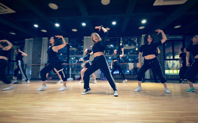 热舞教学视频适合自学-第3张图片-指南针培训网 热舞教学视频适合自学-第3张图片-指南针培训网