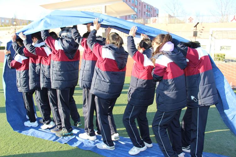 中学生素质拓展课程如何有效提升综合素质？-第1张图片-指南针培训网