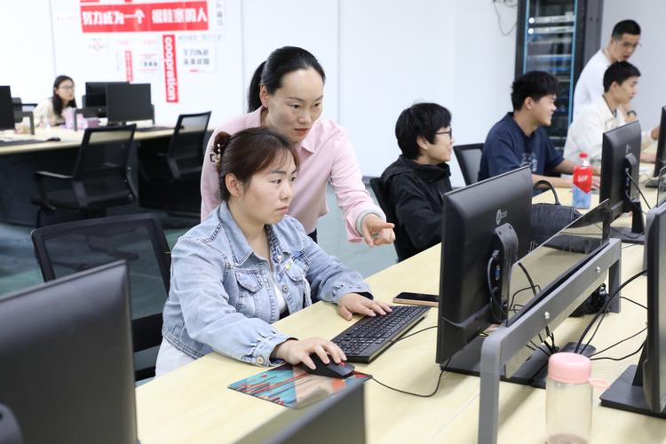 职业学校如何有效服务社会发展？-第2张图片-指南针培训网