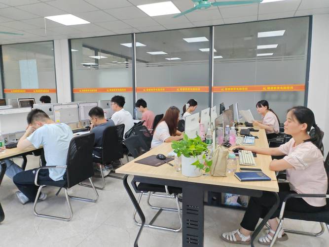 办公文员自学教程视频该怎么选？-第2张图片-指南针培训网