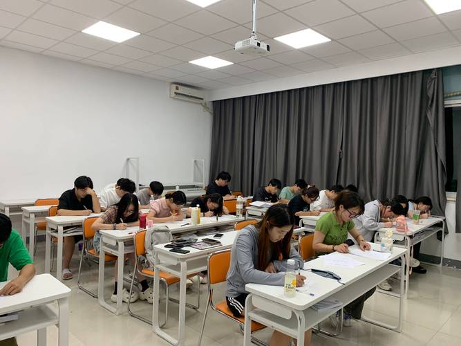 本科自考培训机构怎么选？-第1张图片-指南针培训网