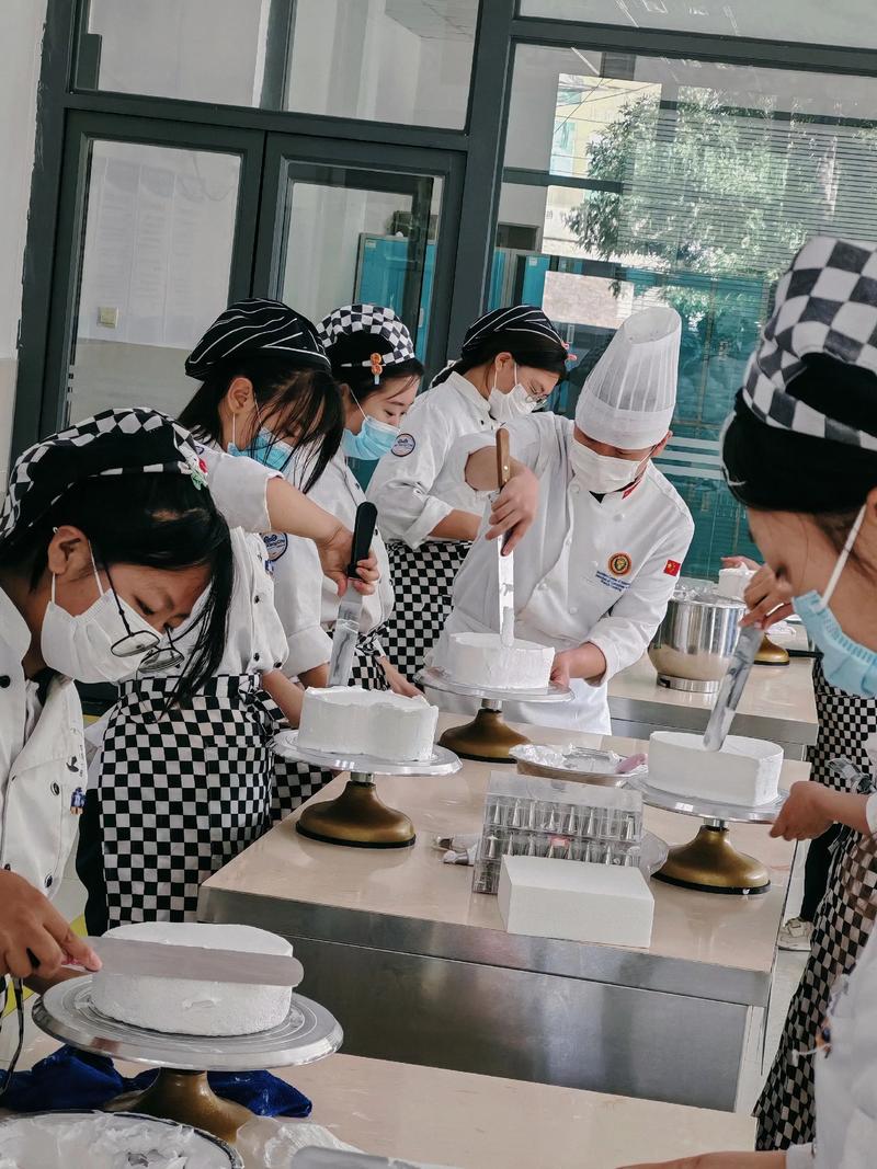 面包师职业发展前景如何？-第3张图片-指南针培训网