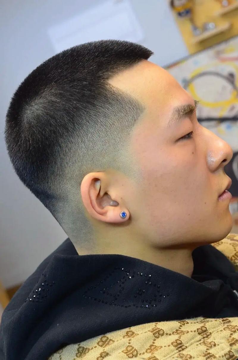 男士寸头自学剪发视频，新手能学会吗？-第1张图片-指南针培训网