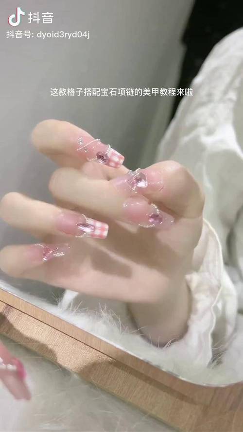 自学美甲步骤图解，新手怎么学？-第1张图片-指南针培训网