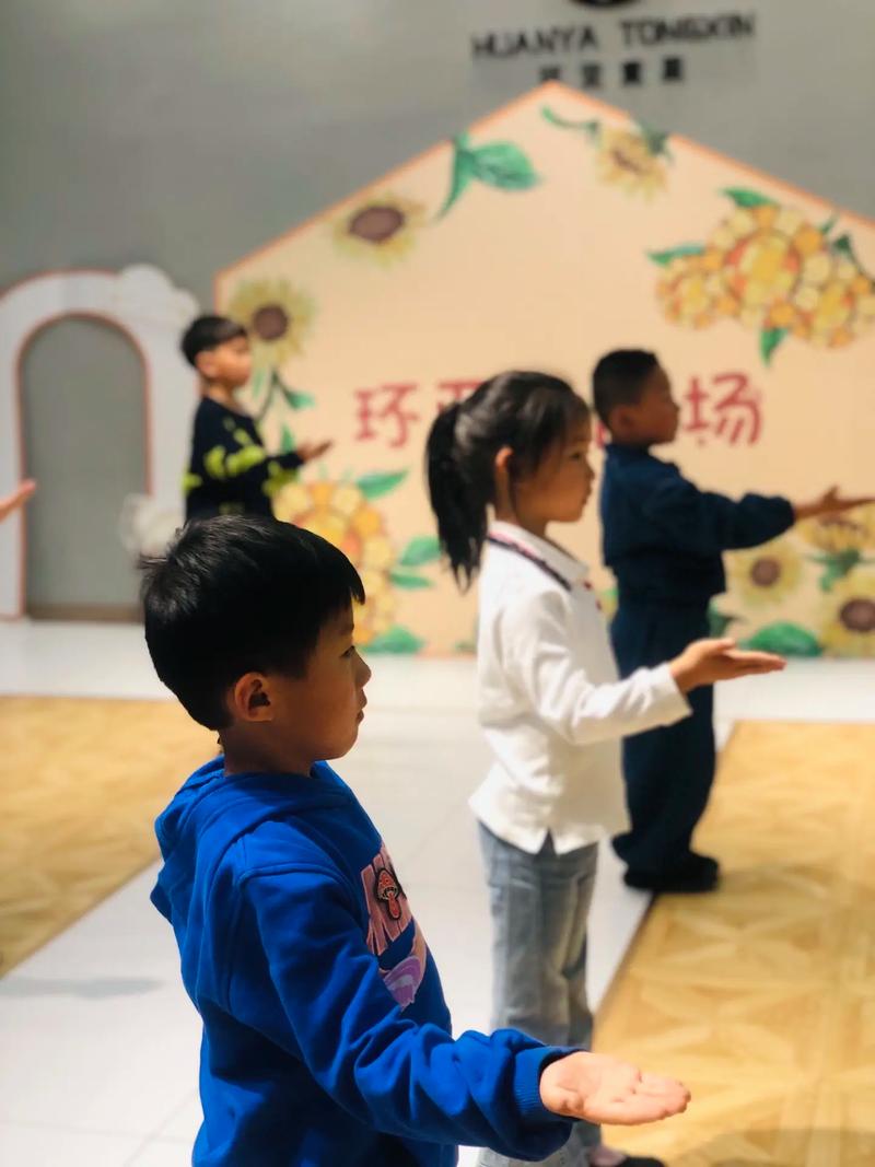 少儿主持表演课能提升孩子哪些能力？-第1张图片-指南针培训网