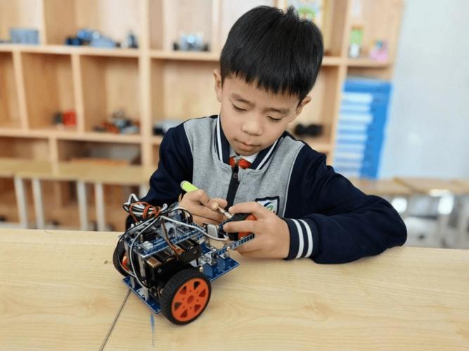 mbot机器人课程怎么学？适合多大孩子？-第2张图片-指南针培训网