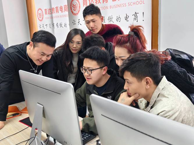 新媒体营销课程培训能学到什么实战技能？-第3张图片-指南针培训网